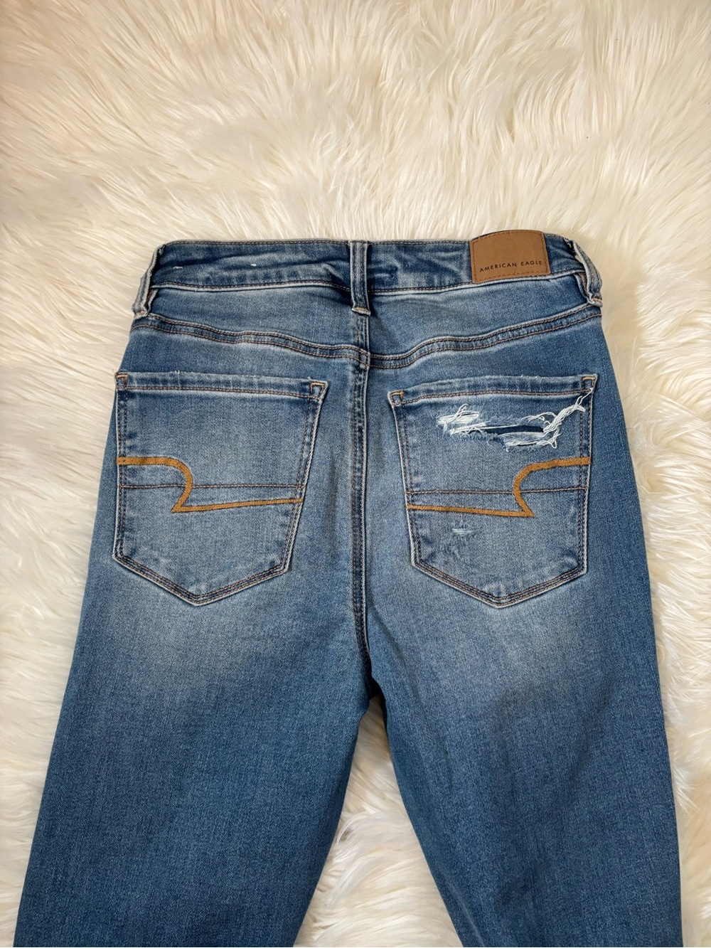 American Eagle Outfitters Women’s Distressed Blue High-Rise Skinny Jeans - Picture 3 of 4